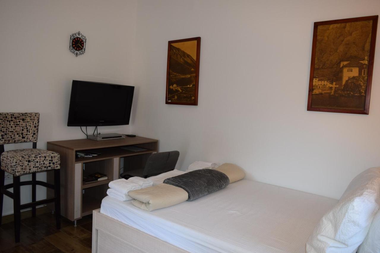 Apartmani Bobo Kotor Eksteriør billede