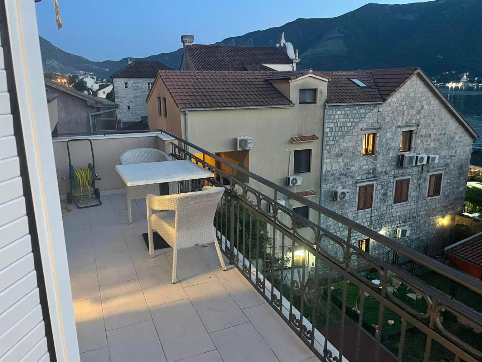 Apartmani Bobo Kotor Eksteriør billede